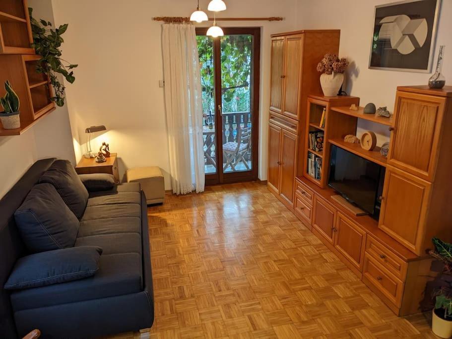 Apartment Kolodvor Dornberk Buitenkant foto